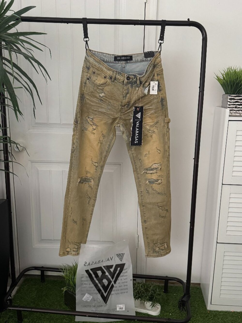 New w tags VALABASAS Jeans Slim Fit size 32